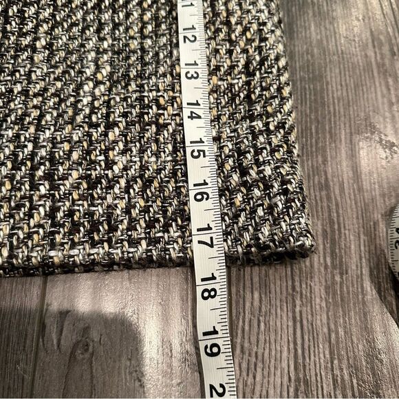 Elegant Lined Tweed Mini Skirt in Black, Beige and White from The Limited Size 8 - Picture 3 of 7
